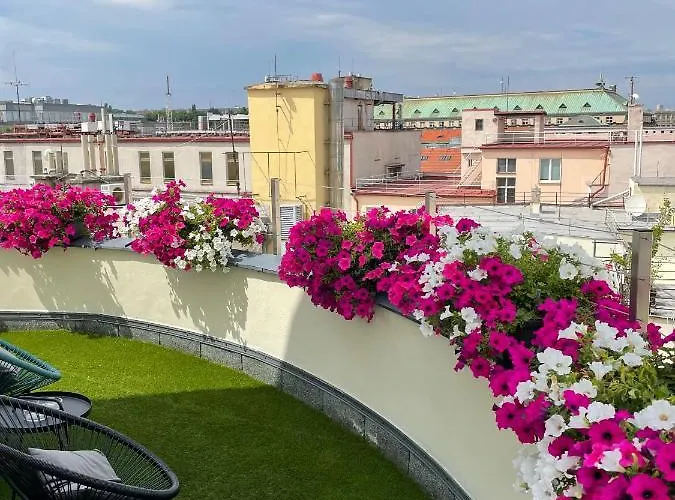 Отель Rooftop Planet