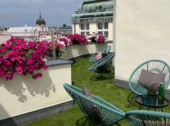 Отель Rooftop Planet Прага